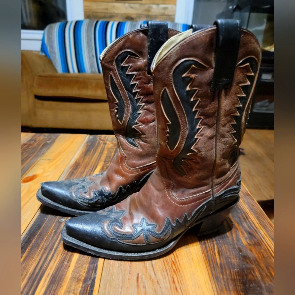 Ladies coral snip toe boots
